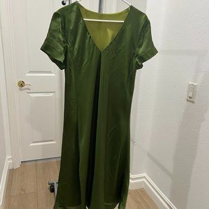V-Neck Green silk dress with belt